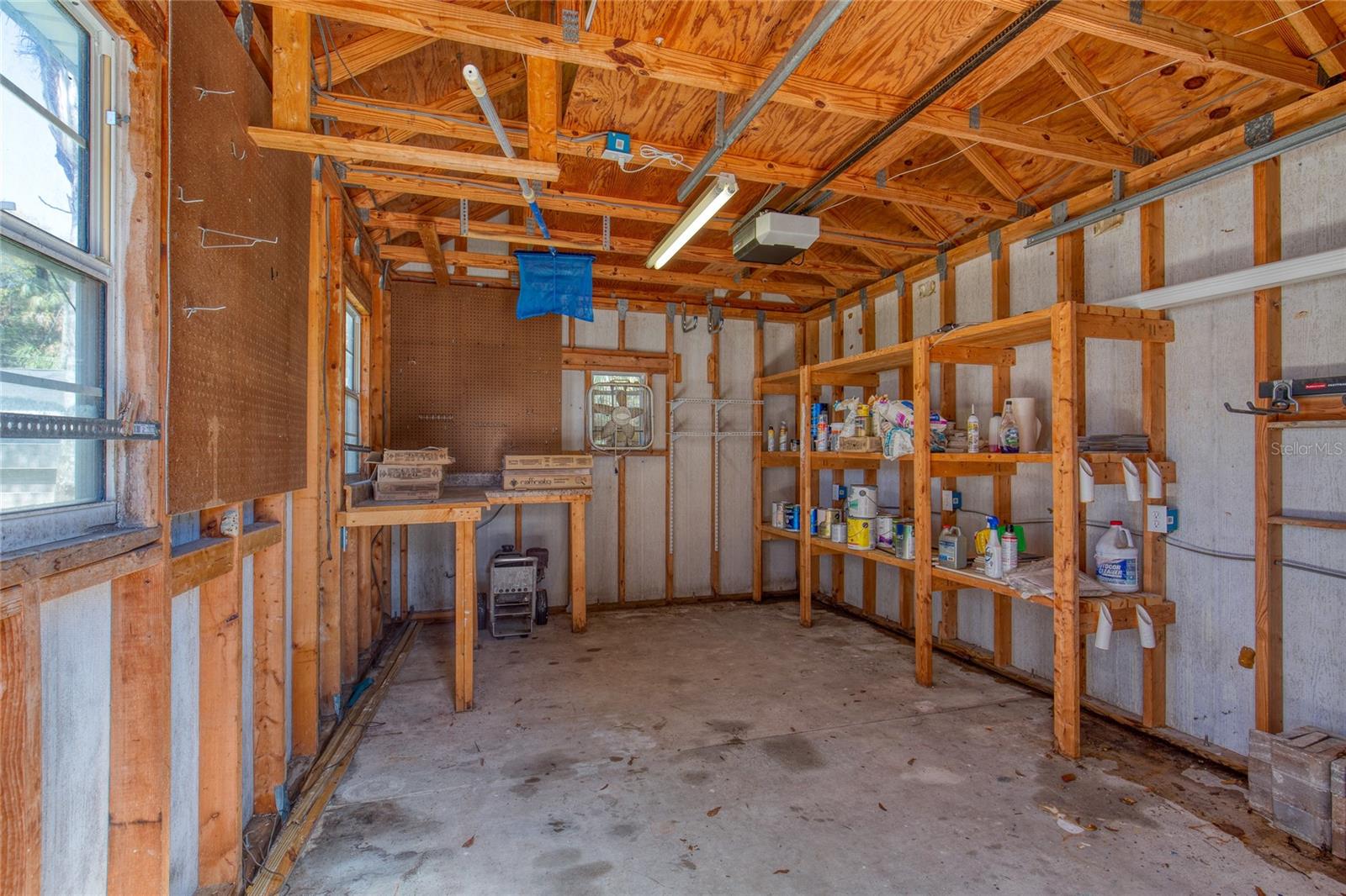 Image 78 of 94 For 1127 Indigo Road