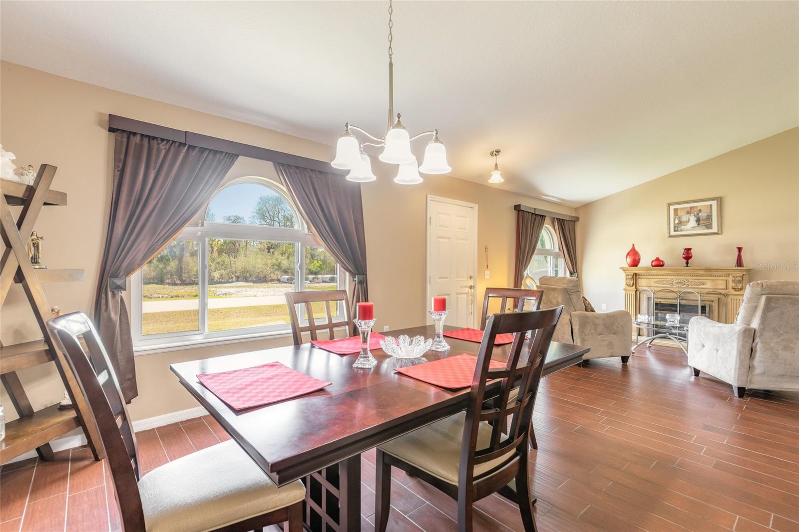 Image 11 of 52 For 34 Secretary Trail