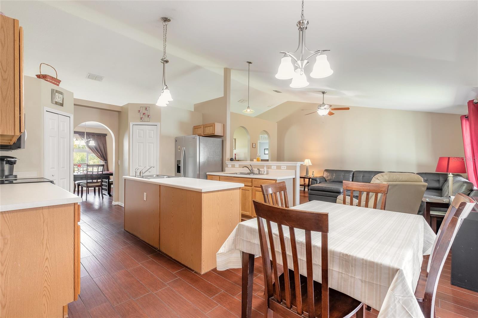 Image 17 of 52 For 34 Secretary Trail