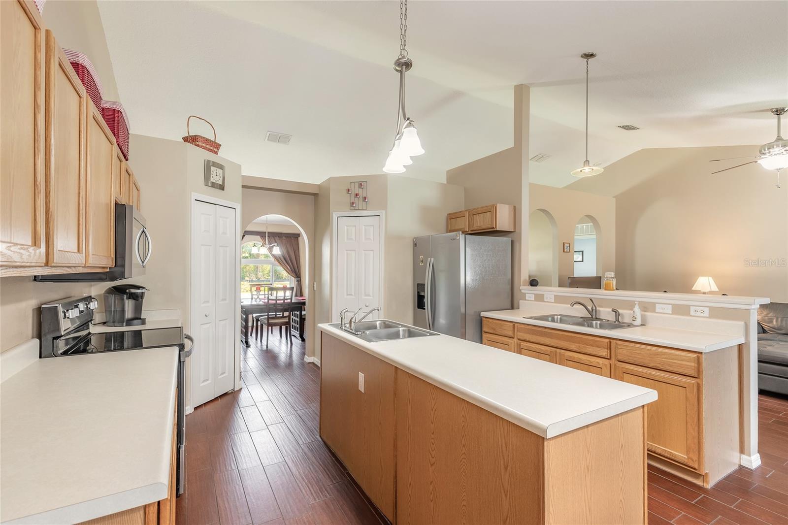 Image 19 of 52 For 34 Secretary Trail