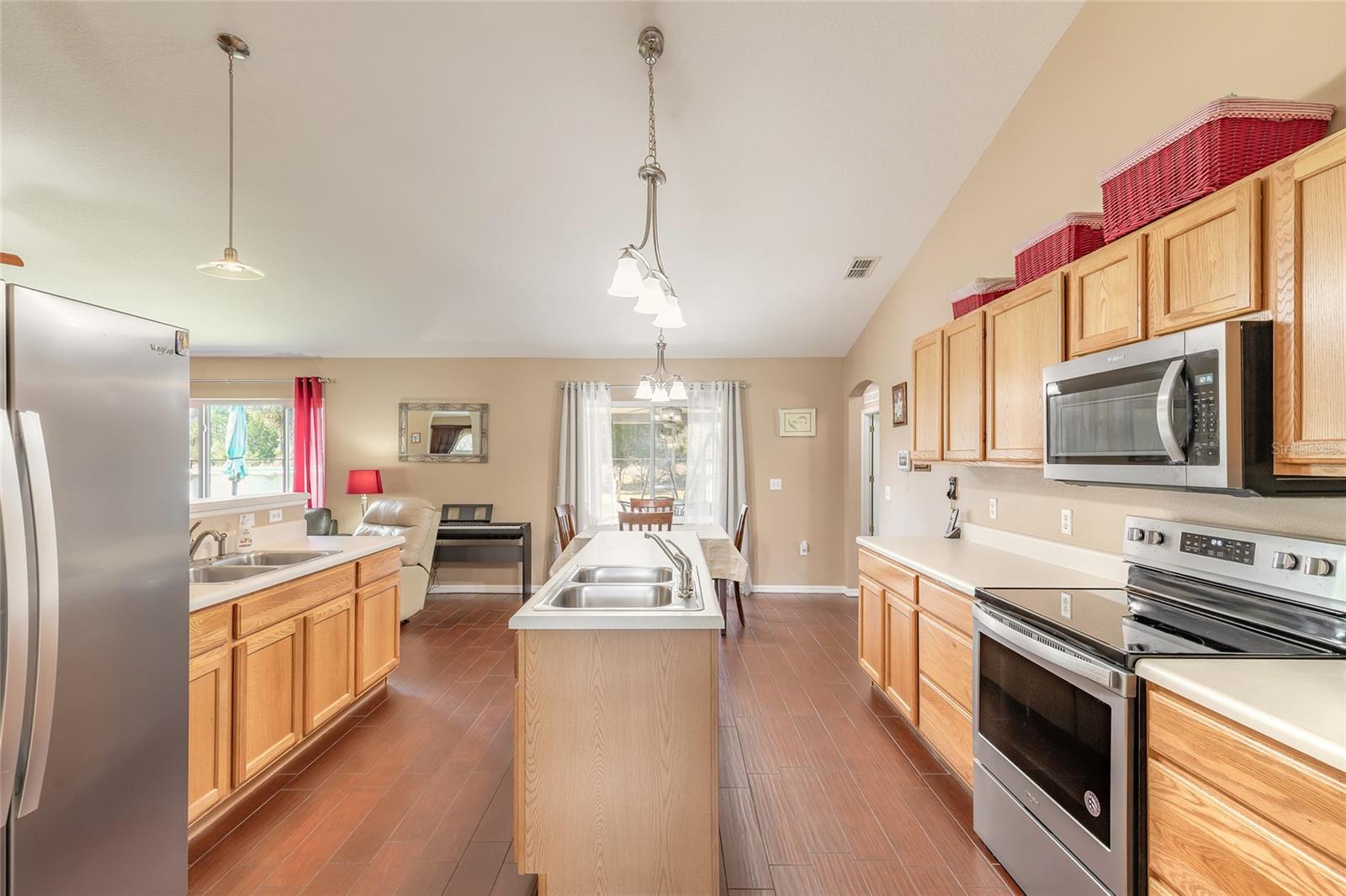 Image 21 of 52 For 34 Secretary Trail