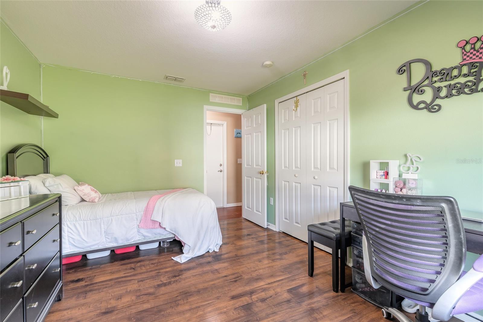 Image 28 of 52 For 34 Secretary Trail