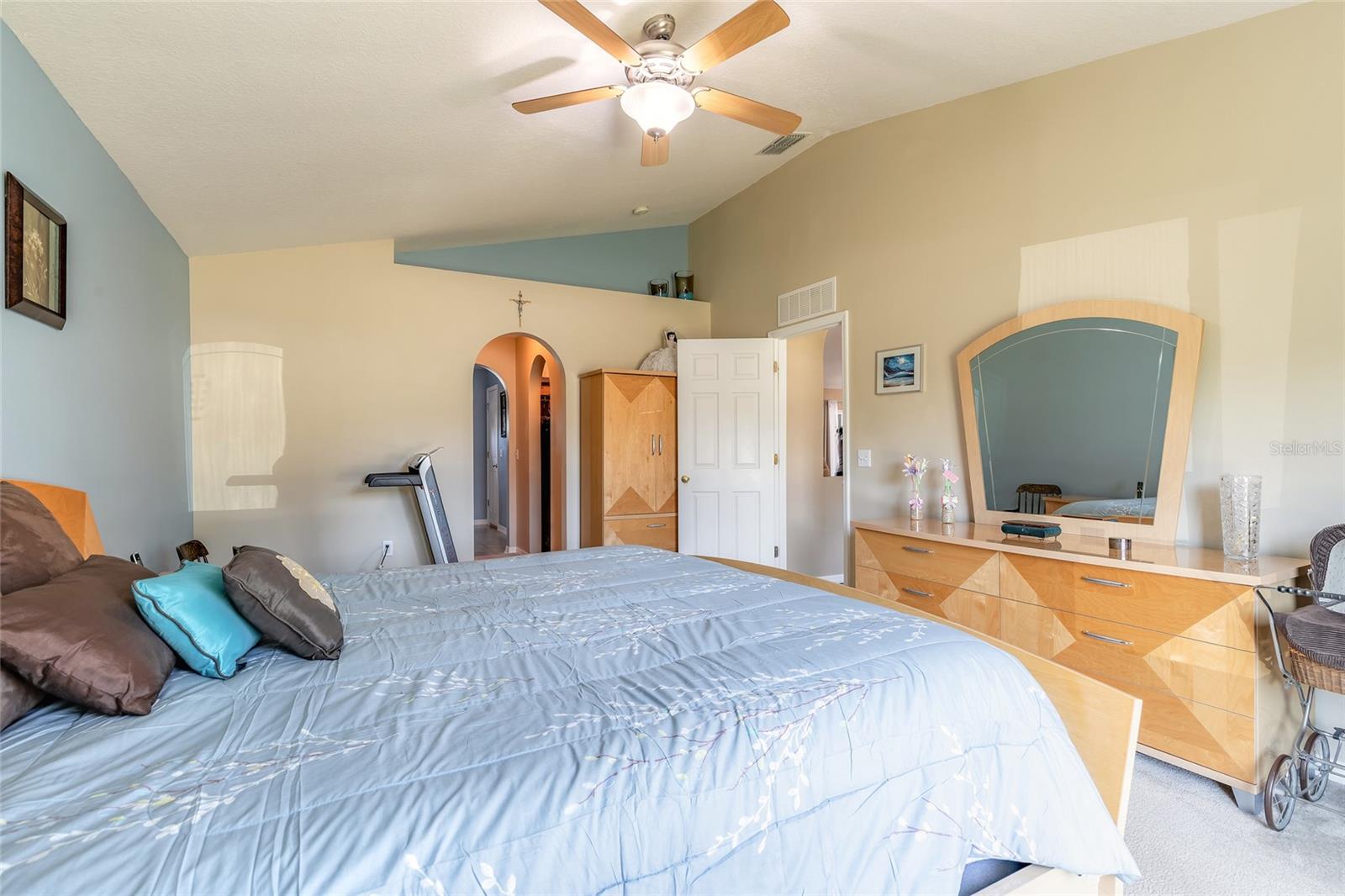 Image 32 of 52 For 34 Secretary Trail