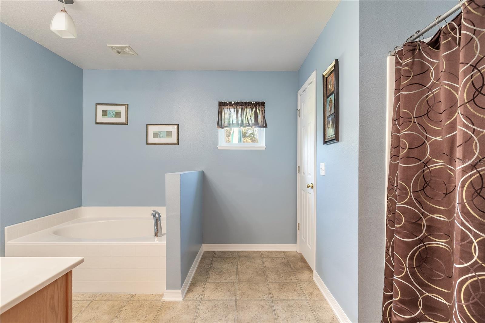 Image 34 of 52 For 34 Secretary Trail