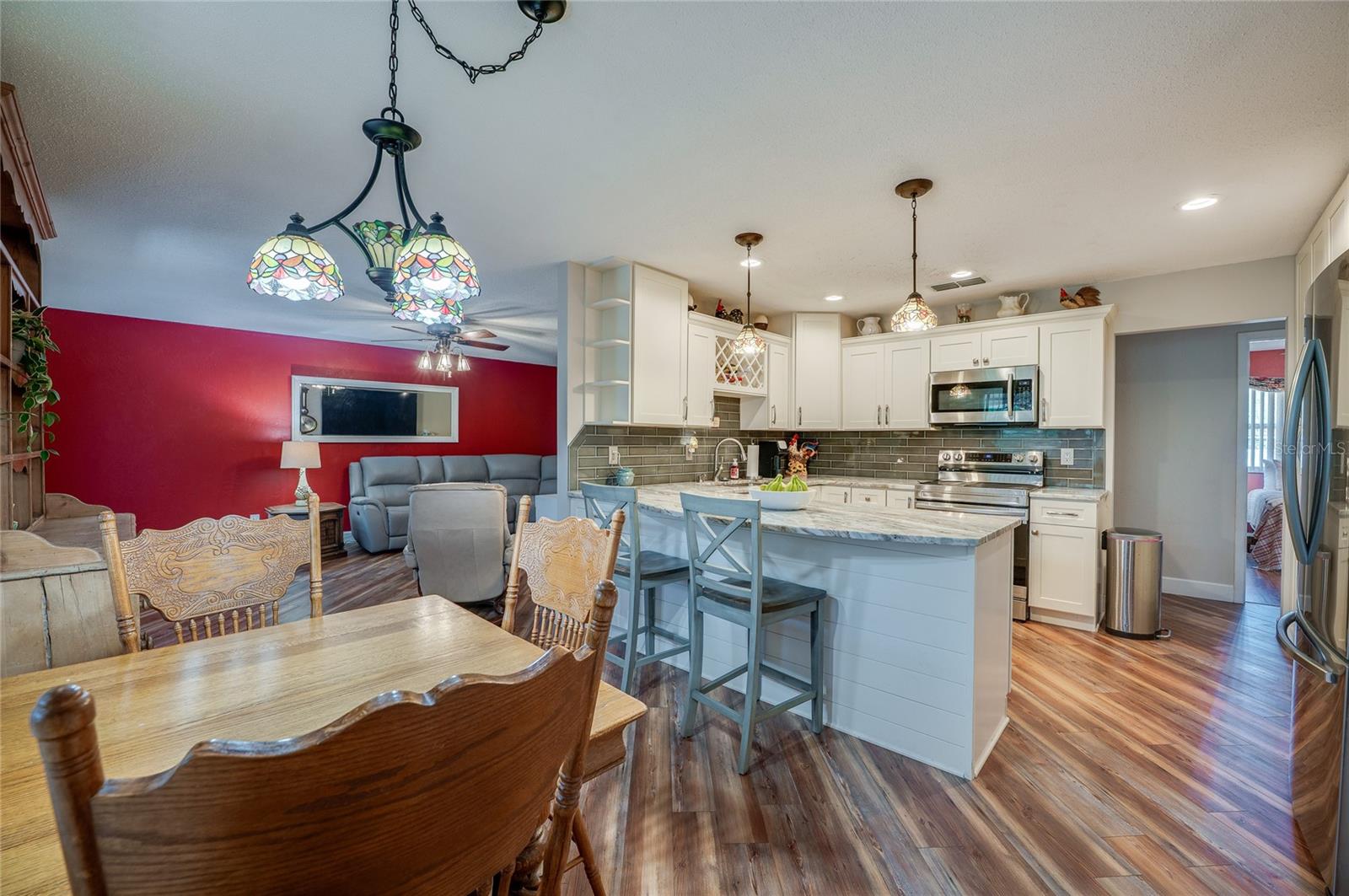 Image 11 of 34 For 10 Oak Lane 