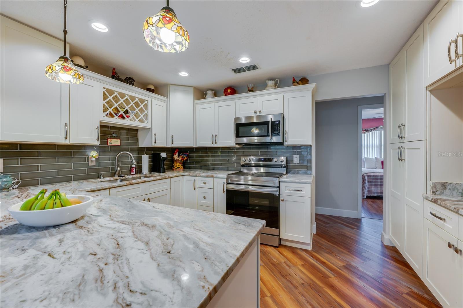 Image 12 of 34 For 10 Oak Lane 