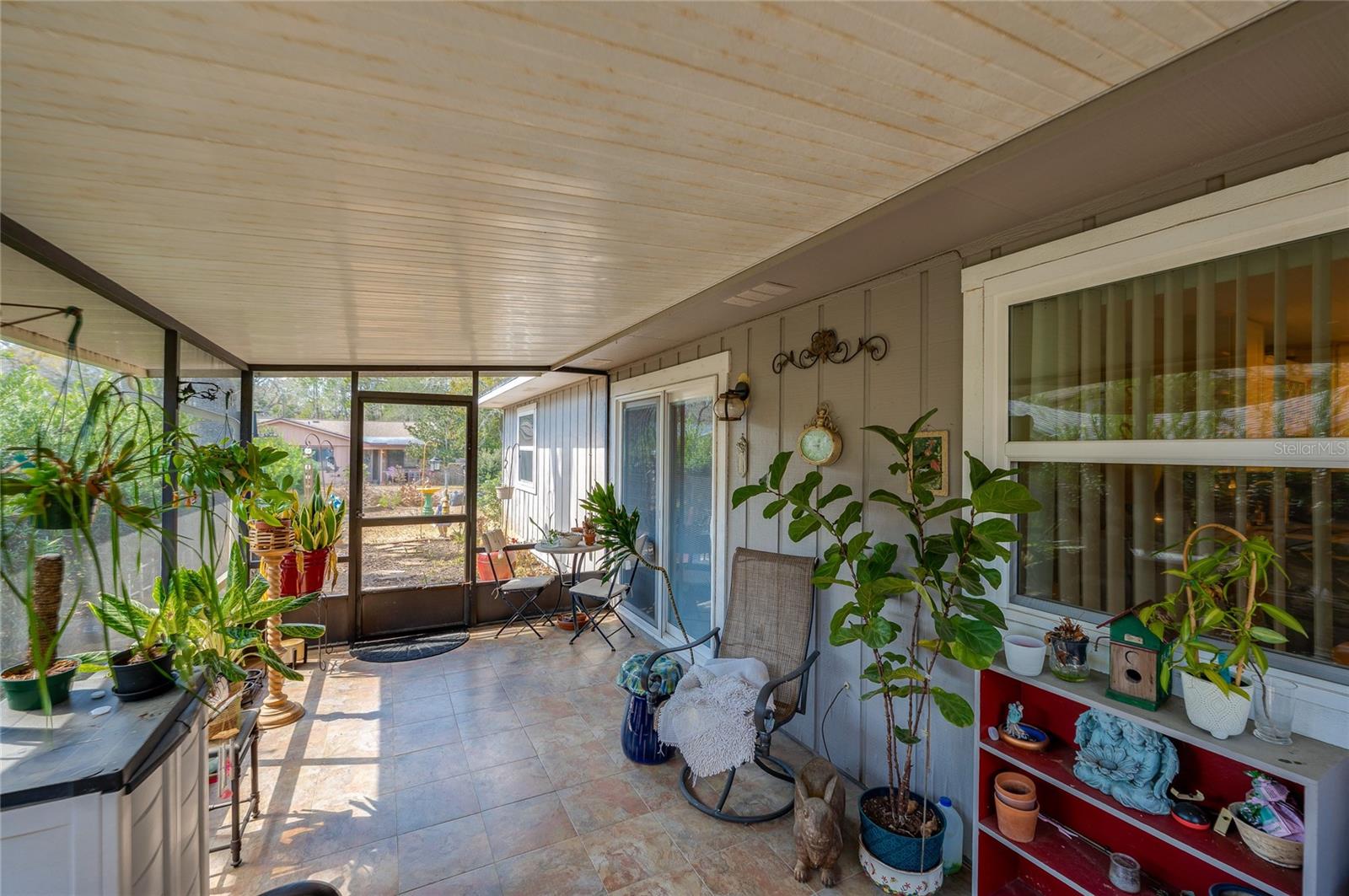 Image 17 of 34 For 10 Oak Lane 