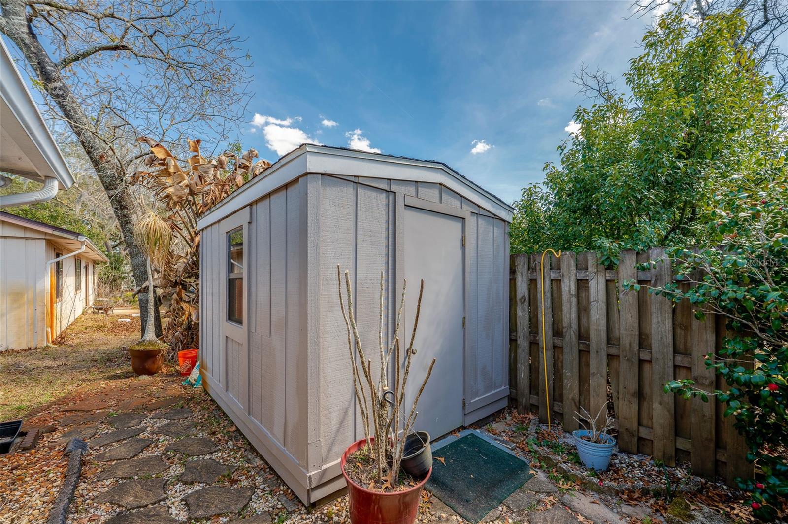 Image 26 of 34 For 10 Oak Lane 