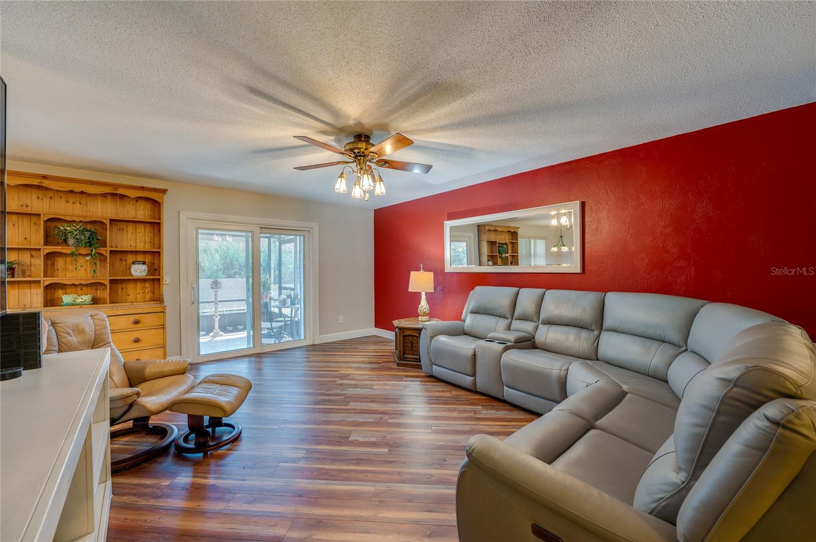 Image 8 of 34 For 10 Oak Lane 