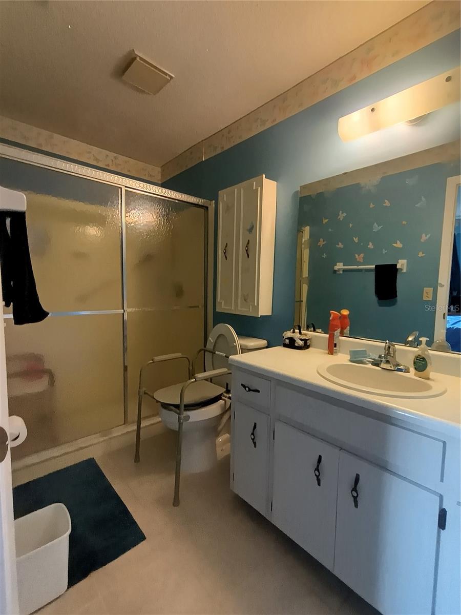 Image 15 of 21 For 230 Elmwood Avenue