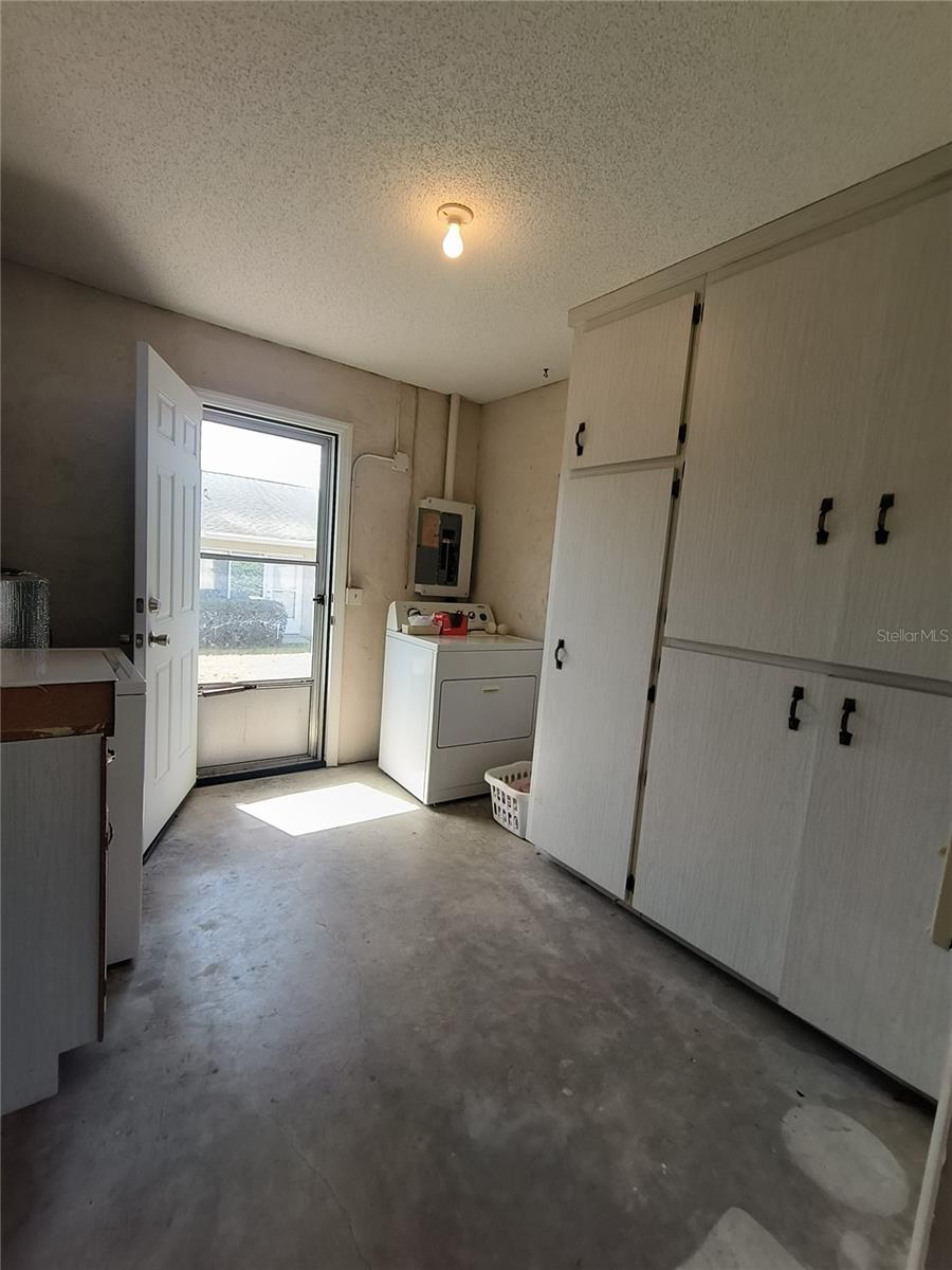 Image 20 of 21 For 230 Elmwood Avenue