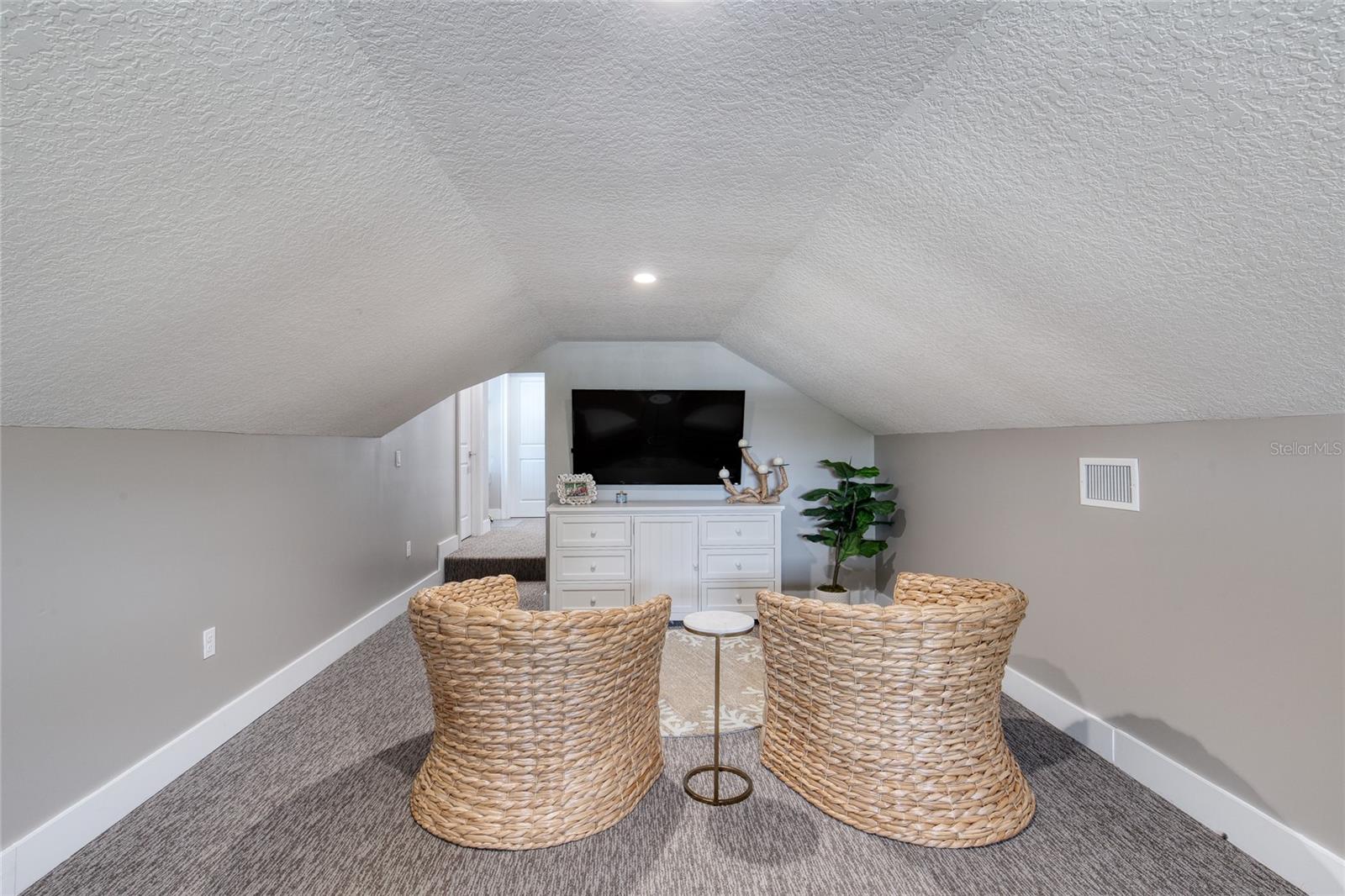 Image 51 of 86 For 108 Pine Tree Drive