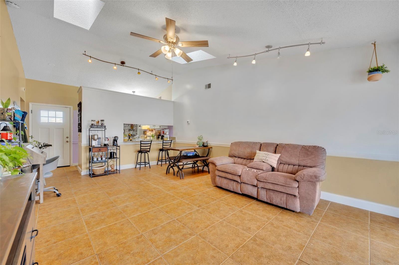 Image 12 of 27 For 2901 Chalmer Street