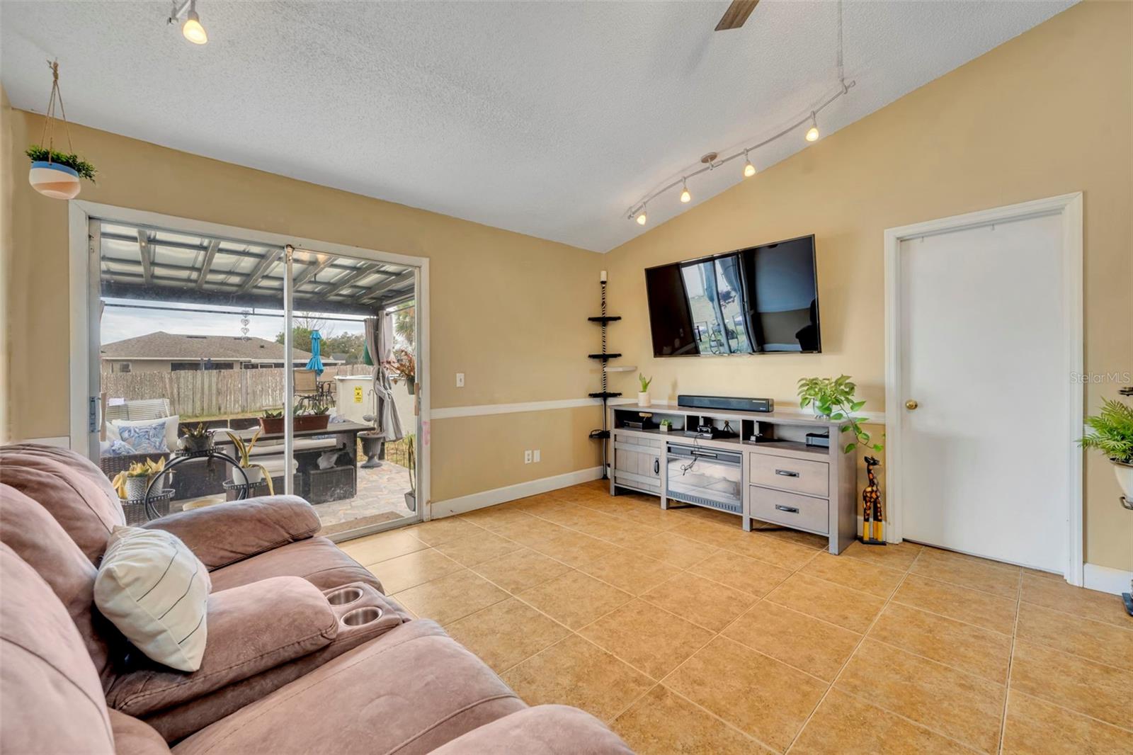 Image 9 of 27 For 2901 Chalmer Street