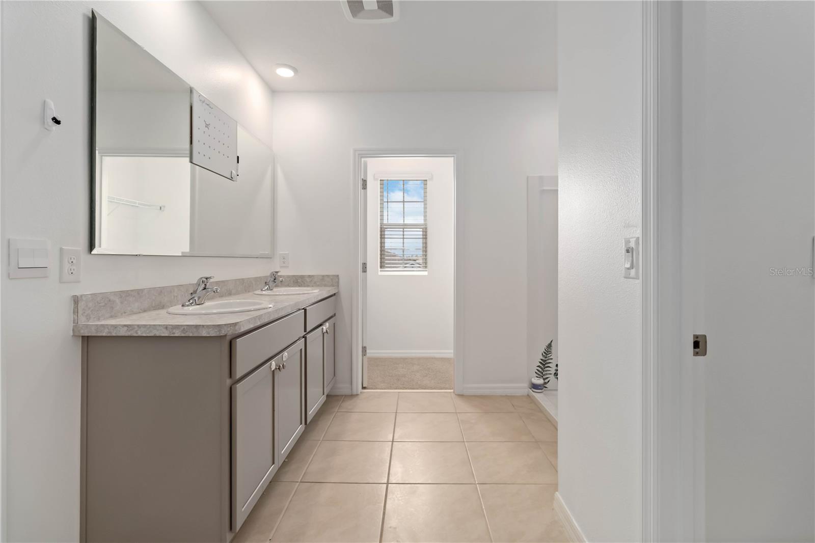 Image 21 of 37 For 2668 Neverland Drive