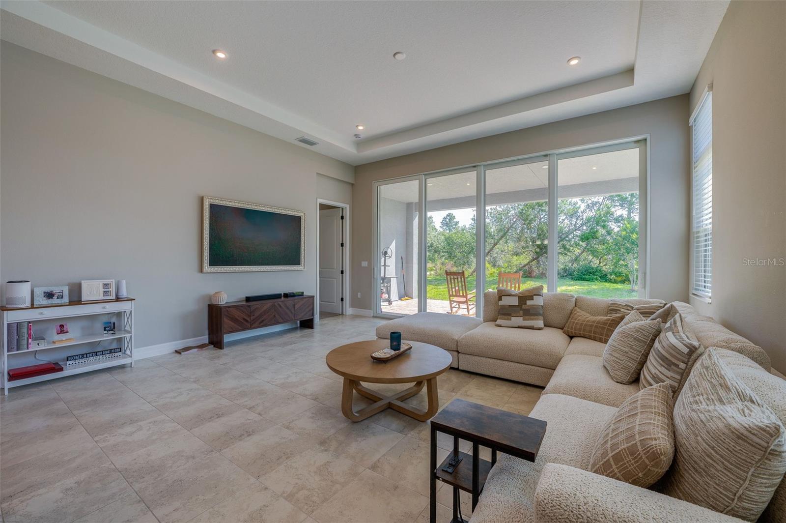 Image 12 of 43 For 887 Lake Hill Way