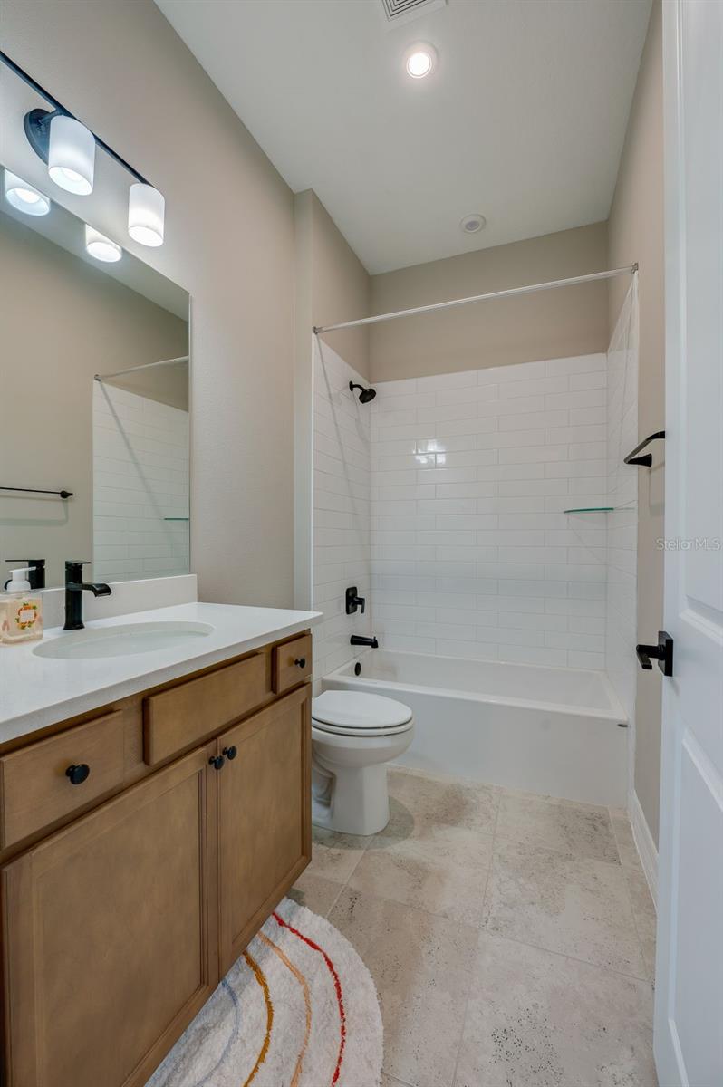 Image 23 of 43 For 887 Lake Hill Way