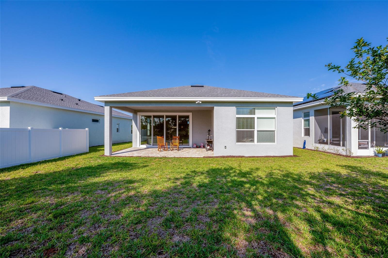 Image 26 of 43 For 887 Lake Hill Way