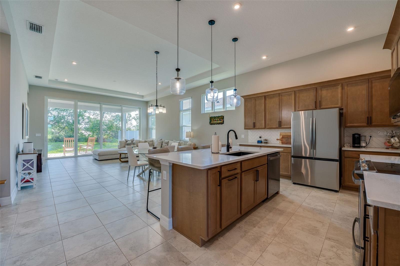 Image 5 of 43 For 887 Lake Hill Way