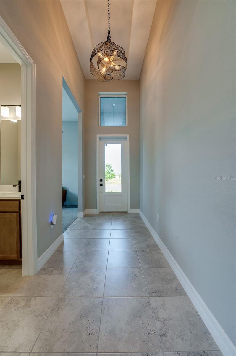 Image 9 of 43 For 887 Lake Hill Way