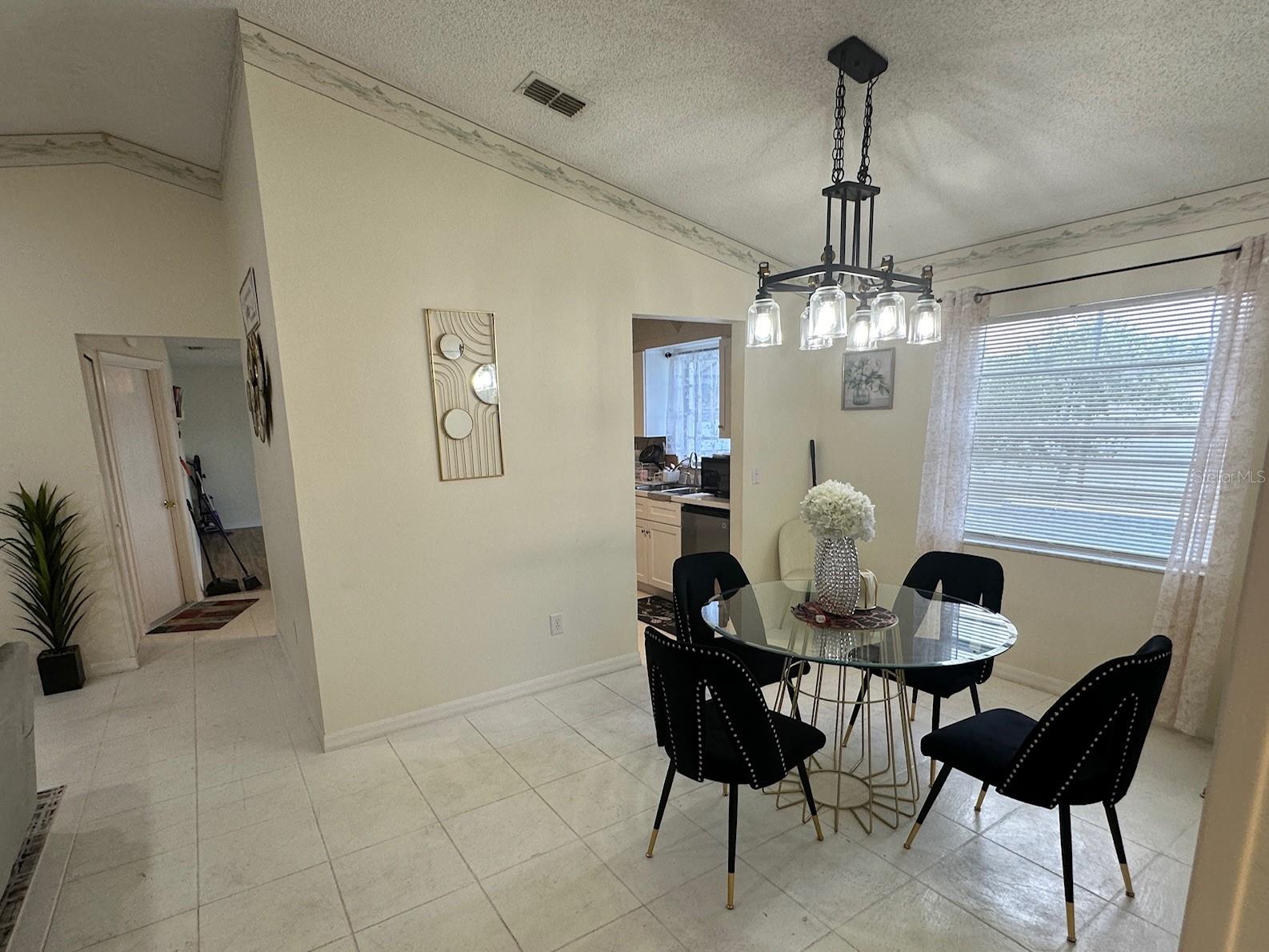 Image 5 of 11 For 1310 Dartmoor Ave