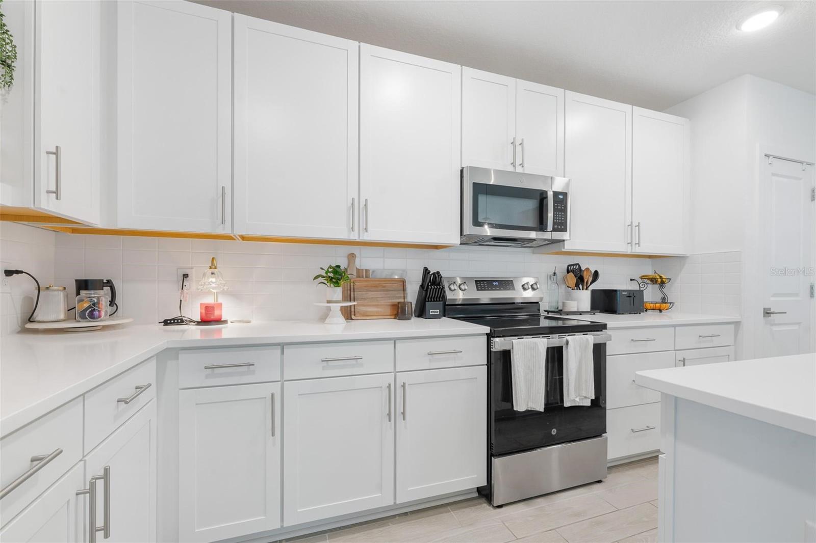 Image 10 of 40 For 17 Birchwood Place