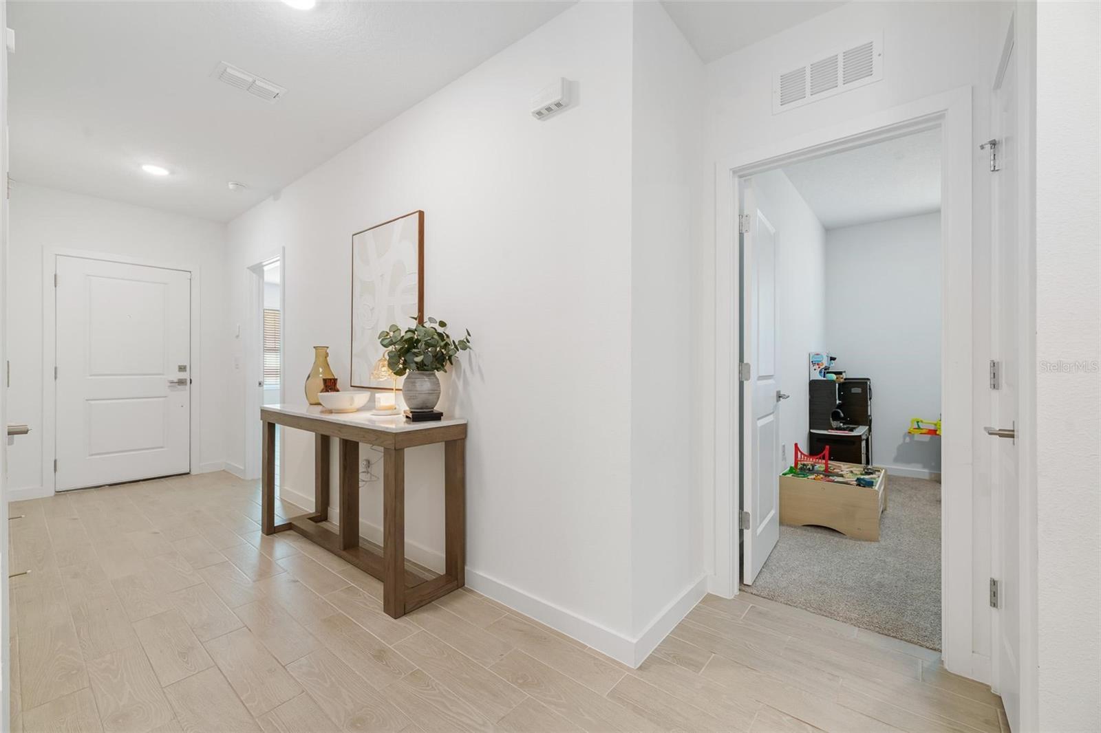 Image 13 of 40 For 17 Birchwood Place