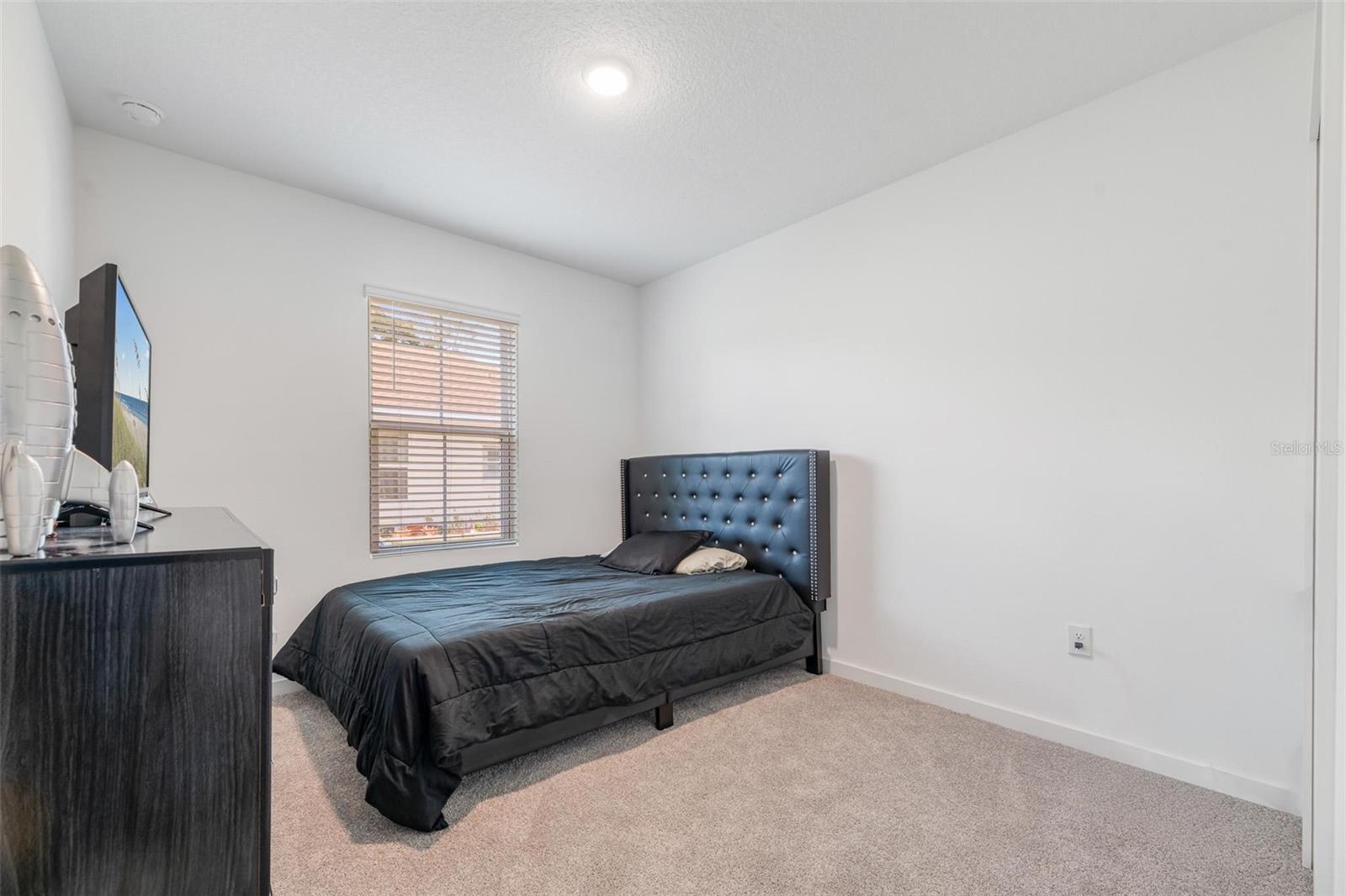 Image 23 of 40 For 17 Birchwood Place