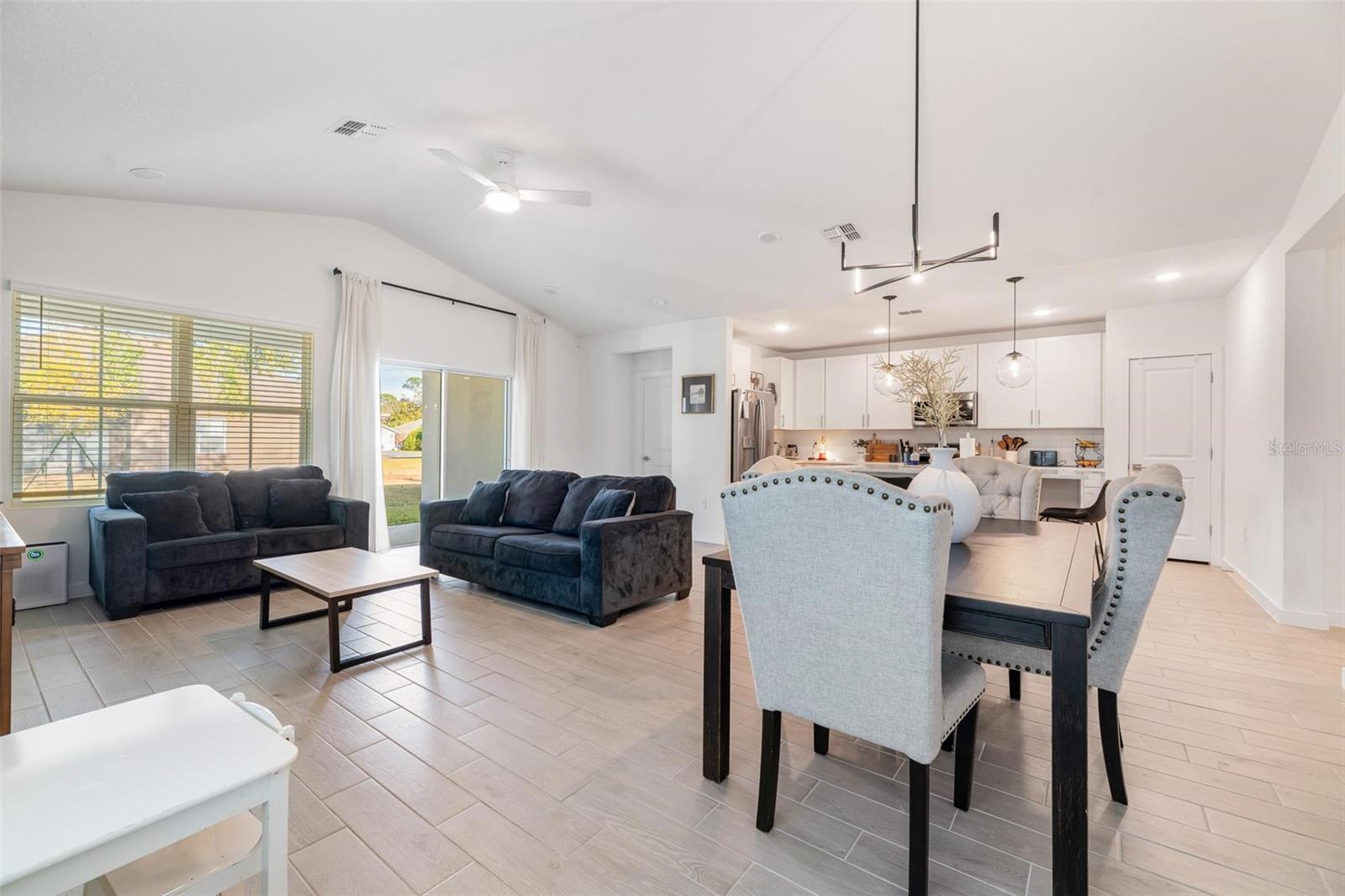 Image 5 of 40 For 17 Birchwood Place