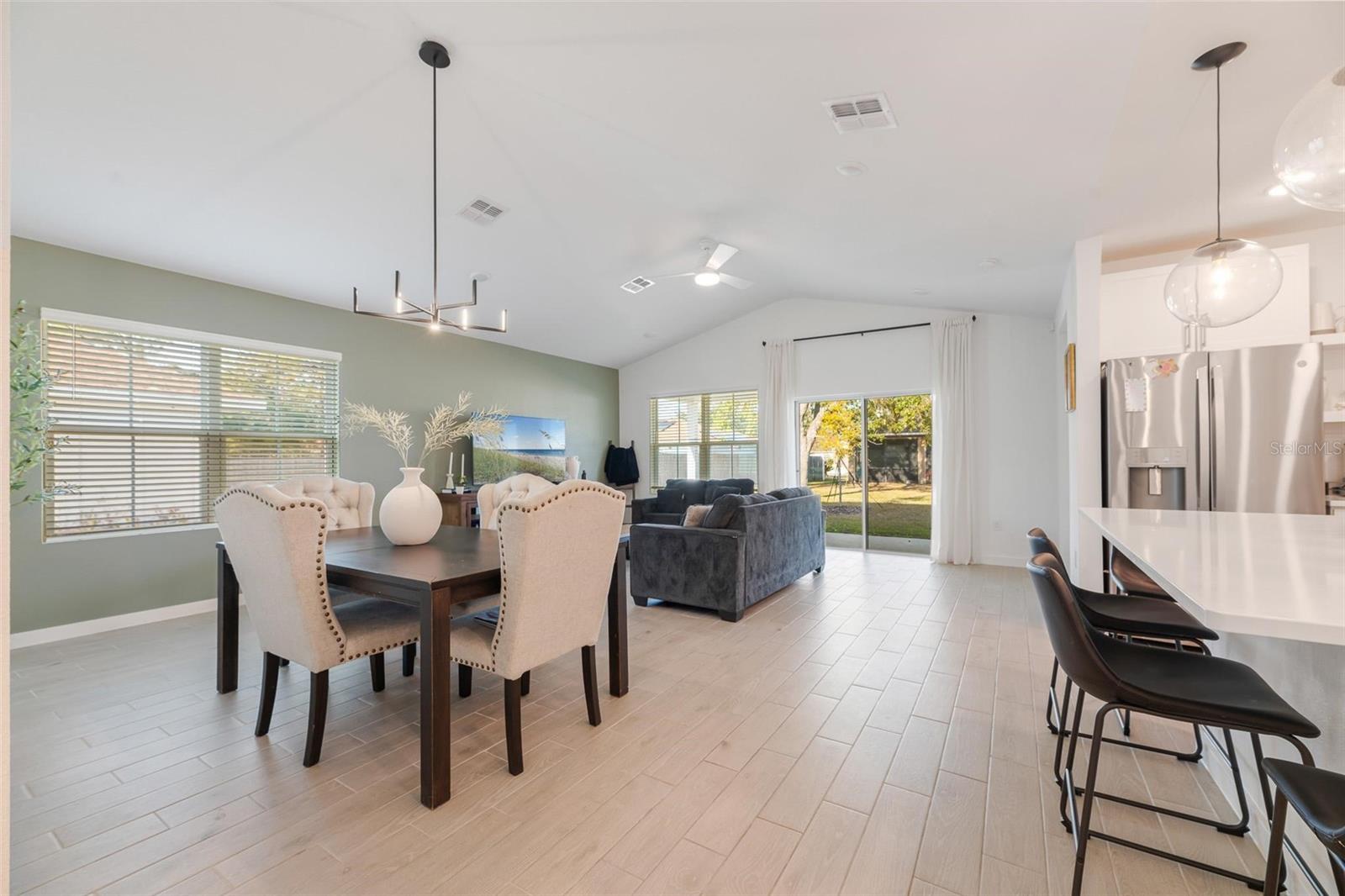 Image 6 of 40 For 17 Birchwood Place