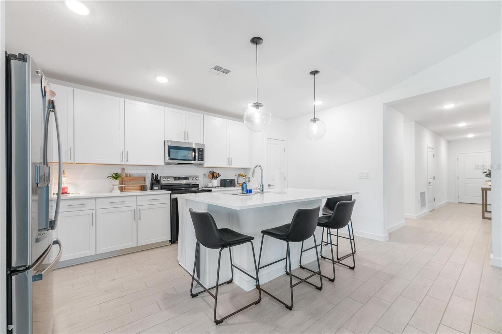 Image 8 of 40 For 17 Birchwood Place