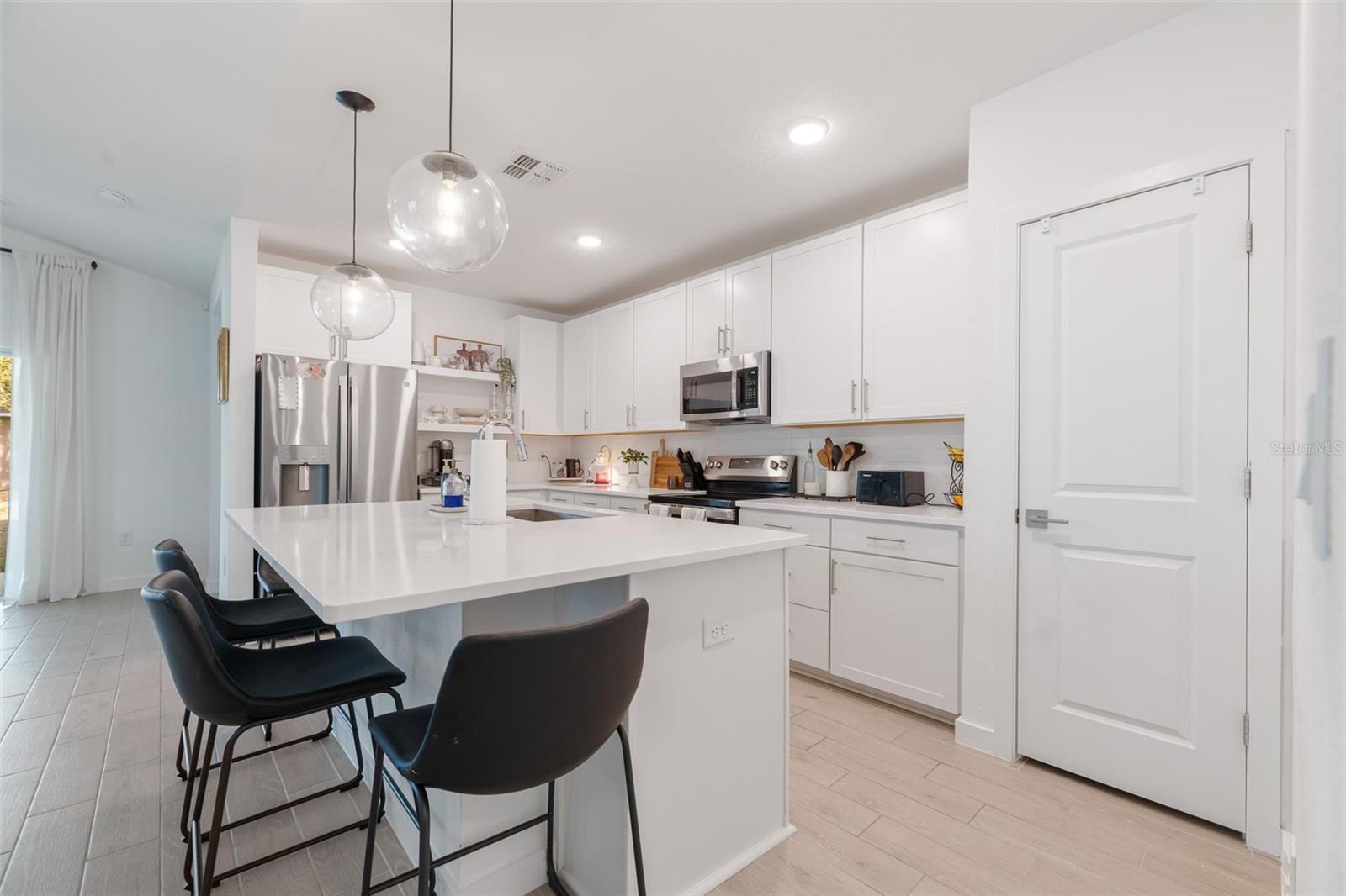 Image 9 of 40 For 17 Birchwood Place