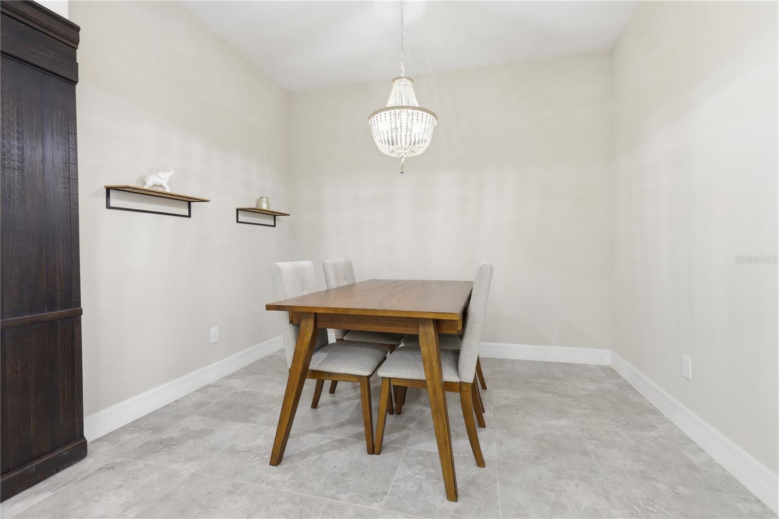 Image 18 of 43 For 2337 Oxmoor Drive