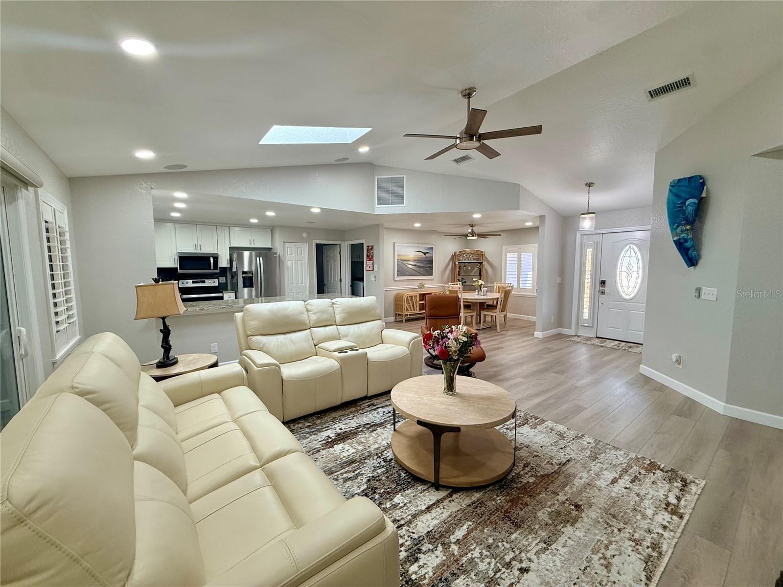 Image 11 of 60 For 908 Cabbage Court