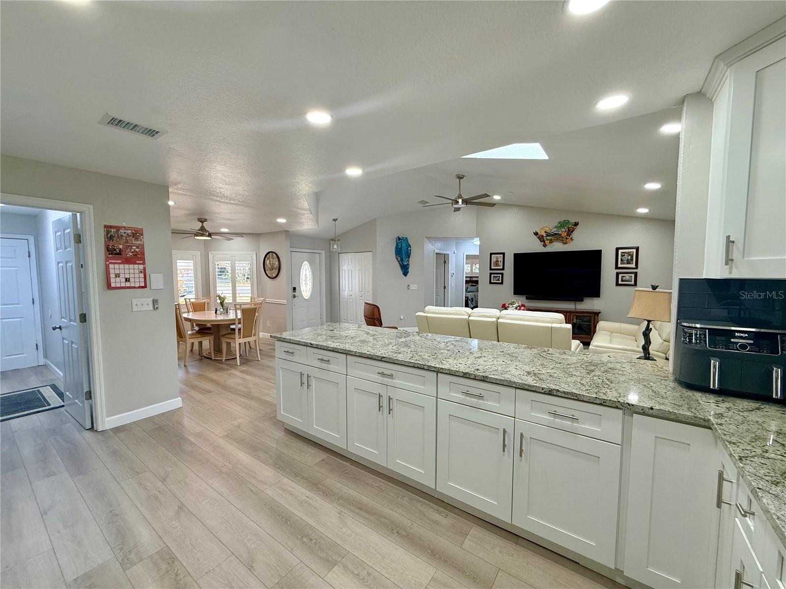 Image 22 of 60 For 908 Cabbage Court