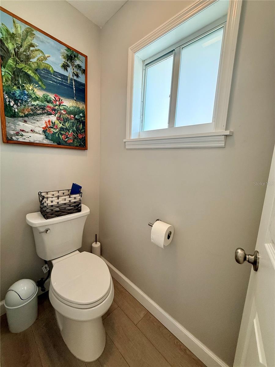 Image 27 of 60 For 908 Cabbage Court