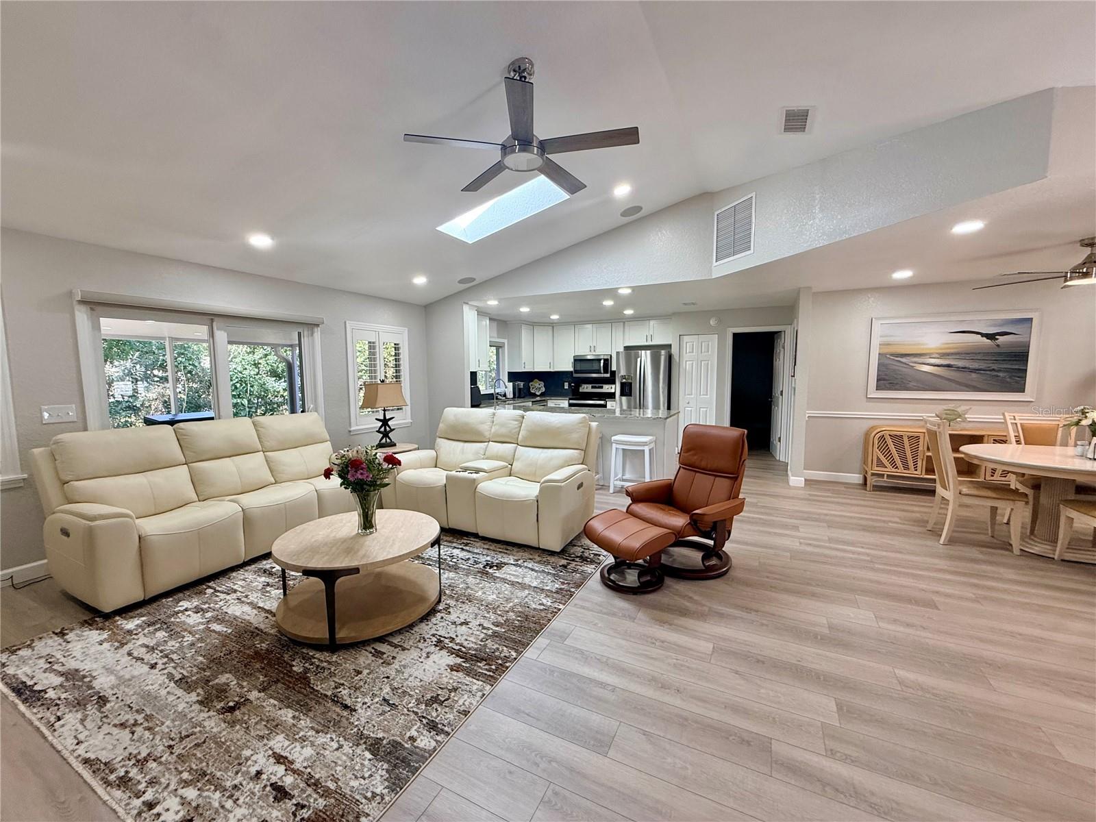 Image 8 of 60 For 908 Cabbage Court