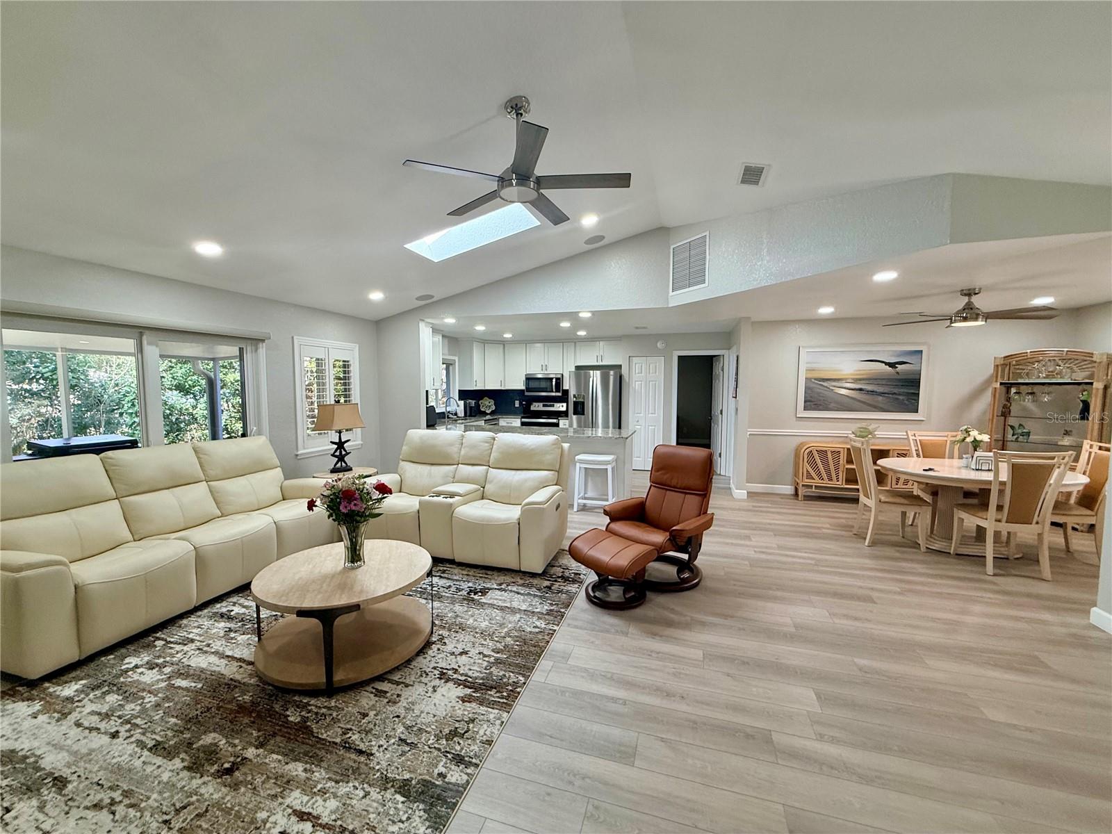 Image 9 of 60 For 908 Cabbage Court