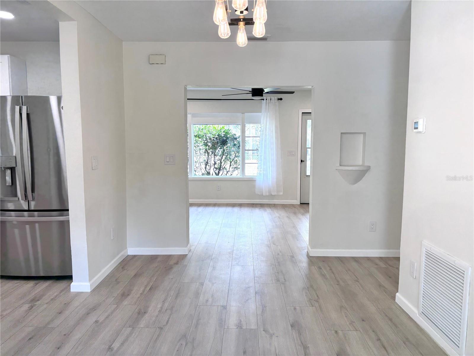 Image 10 of 36 For 718 Revere Street