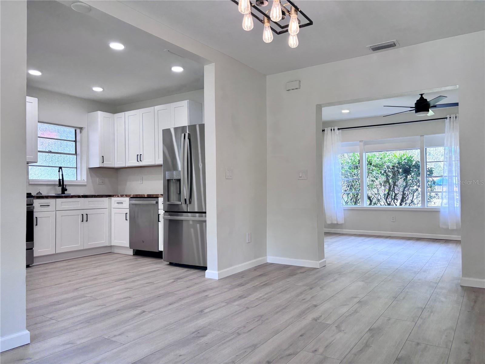 Image 12 of 36 For 718 Revere Street