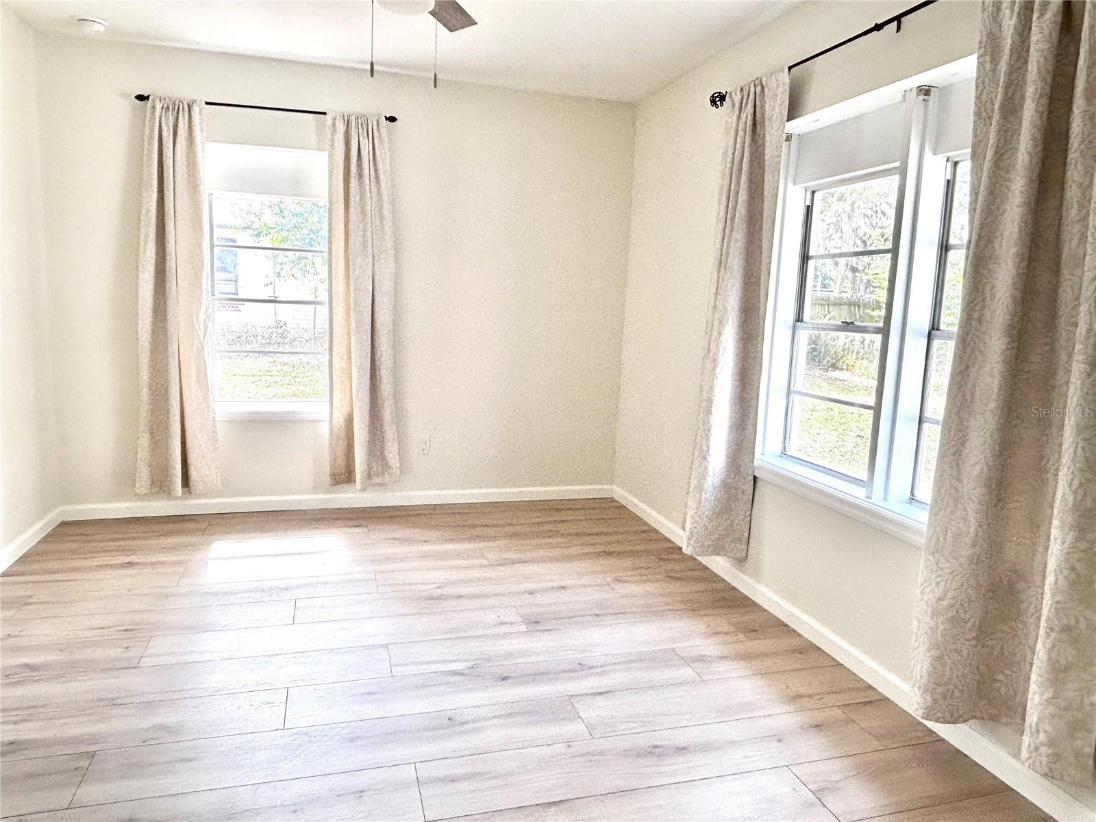 Image 18 of 36 For 718 Revere Street