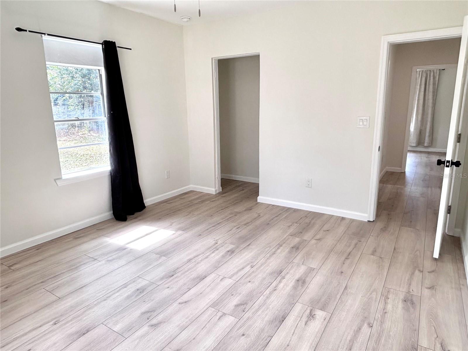 Image 21 of 36 For 718 Revere Street