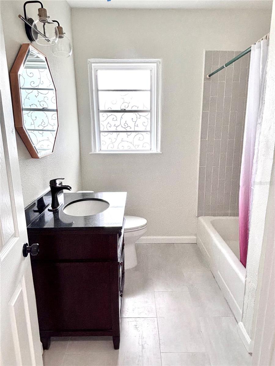 Image 23 of 36 For 718 Revere Street