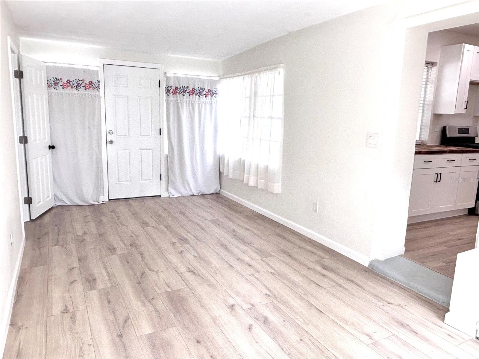 Image 28 of 36 For 718 Revere Street