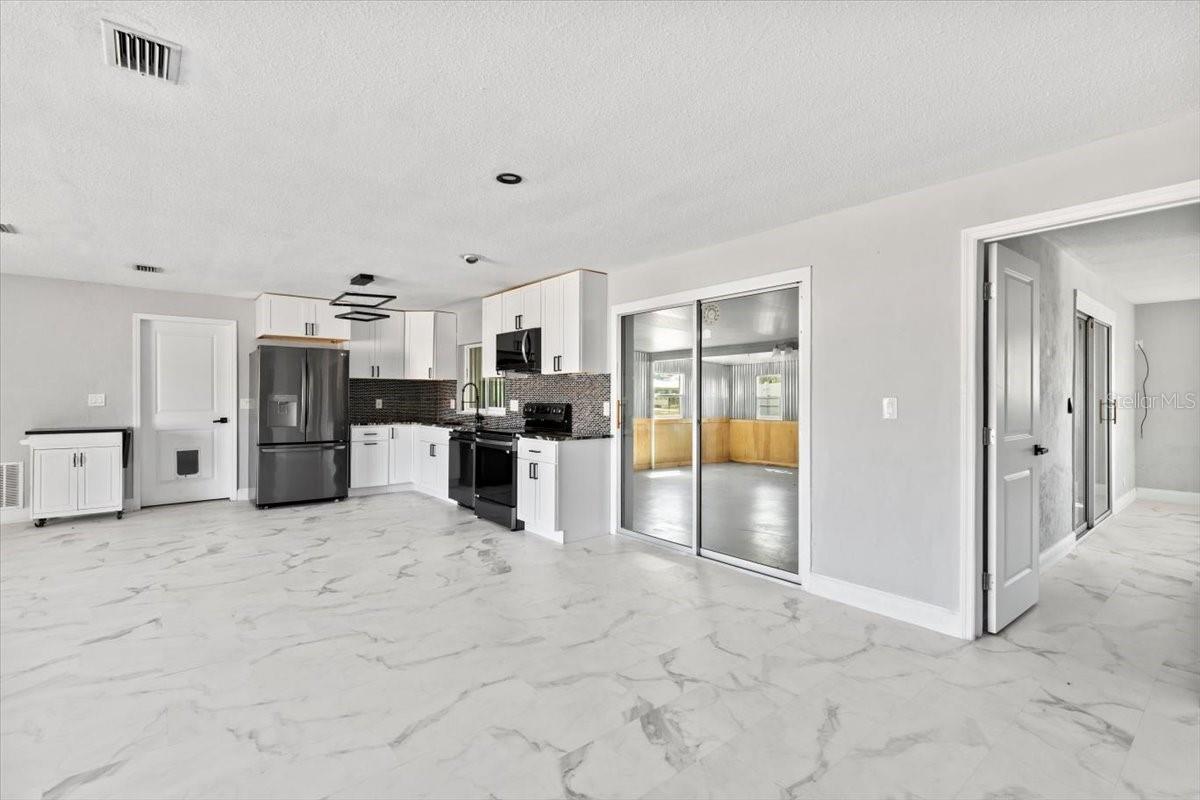 Image 18 of 37 For 1436 Mardrake Road