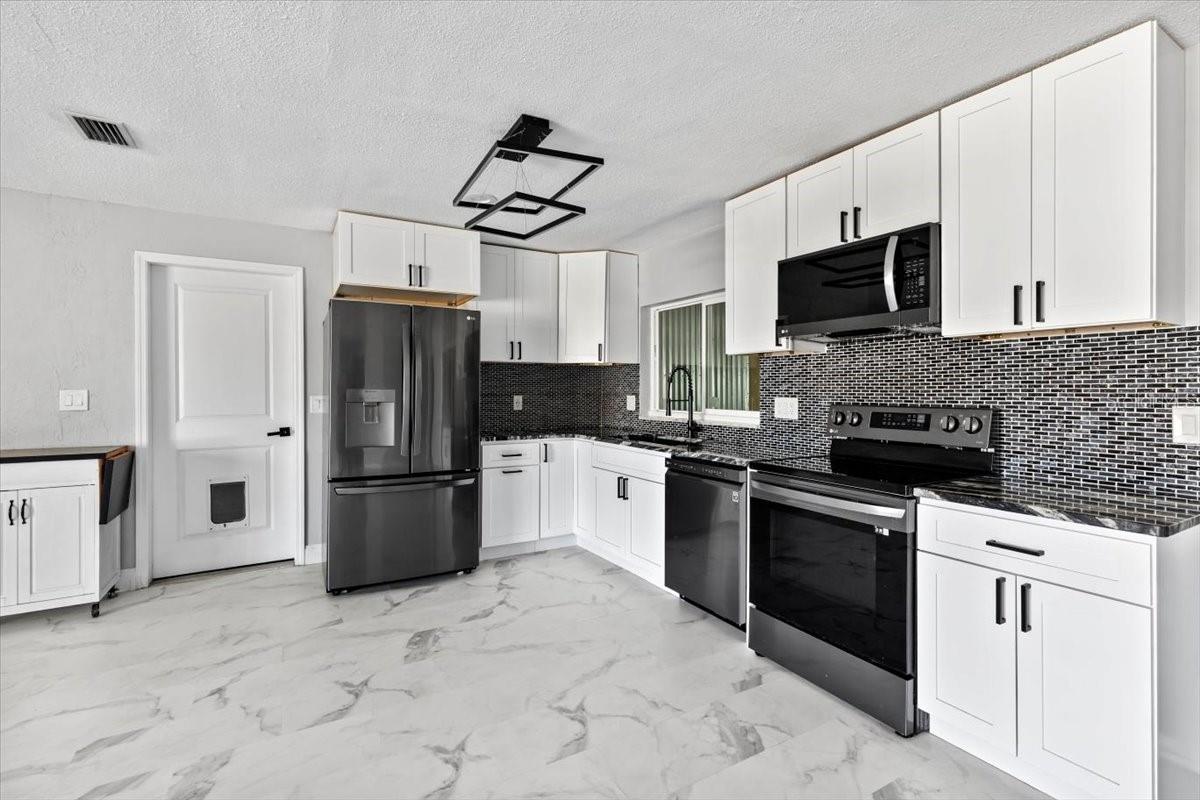 Image 5 of 37 For 1436 Mardrake Road