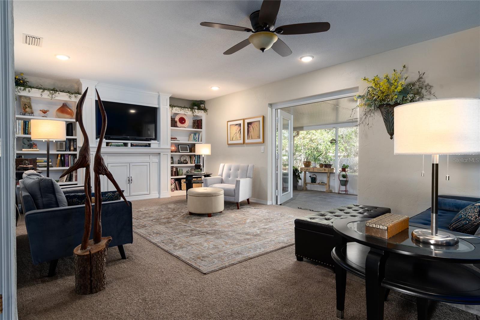 Image 3 of 28 For 1609 Pine Avenue