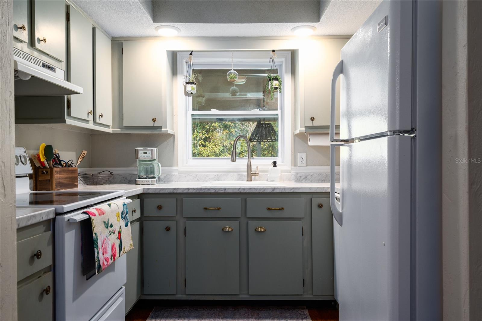 Image 5 of 28 For 1609 Pine Avenue