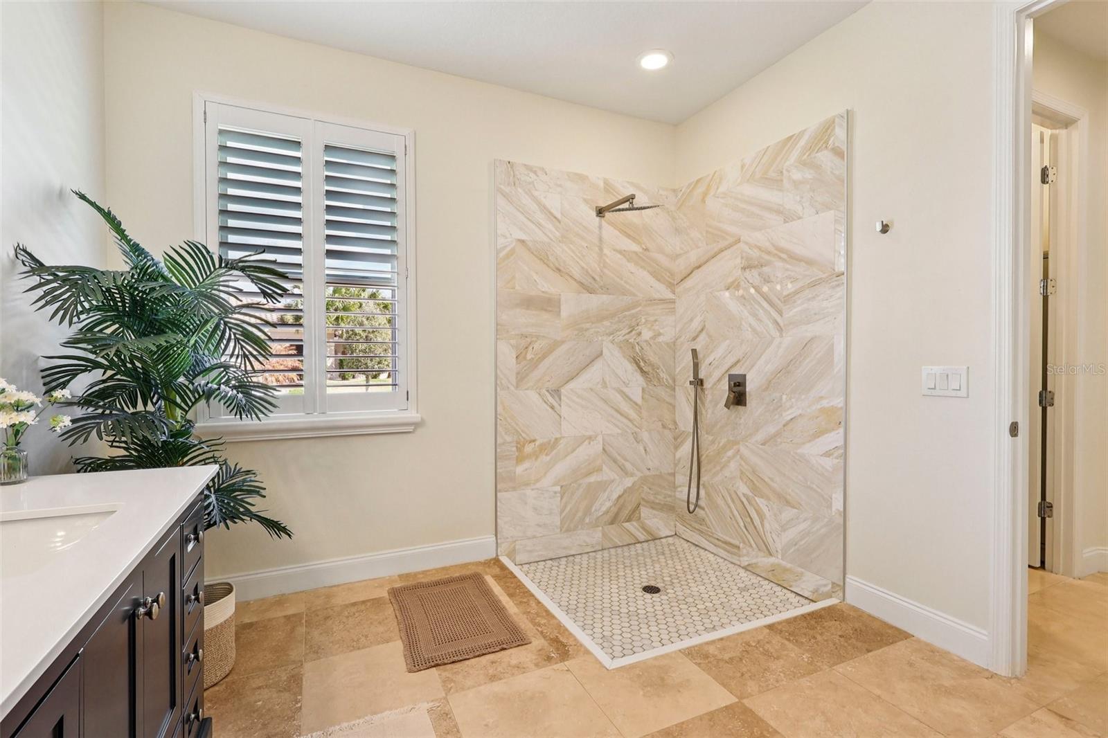 Image 18 of 64 For 3892 Golden Knot Drive