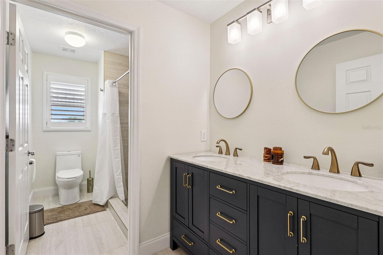 Image 30 of 64 For 3892 Golden Knot Drive